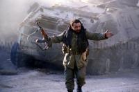 علی اوسیوند در نمایی از فیلم «پیک نیک در میدان جنگ»