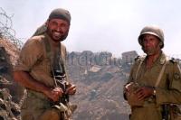 حسین محجوب و حمید فرخ نژاد در نمایی از فیلم طبل بزرگ زیر پای چپ