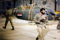 غلامرضا علی اکبری در نمایی از فیلم «پرواز در نهایت»