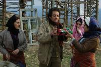 باران کوثری، بهرام رادان و فاطمه معتمد آریا در نمایی از فیلم « گیلانه»