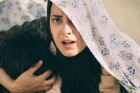 طناز طباطبایی در نمایی از فیلم ویلایی ها