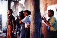 ابراهیم حاتمی کیا ، عزیز ساعتی و علی مصفا در پشت صحنه فیلم «برج مینو»