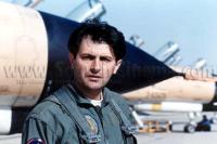 علی دهکردی در نمایی ازفیلم خلبان