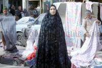 فریبا کوثری در نمایی از فیلم «نصف جهان»